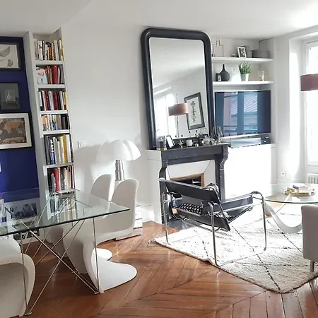 Apartment Nice In The Batignolles Paris